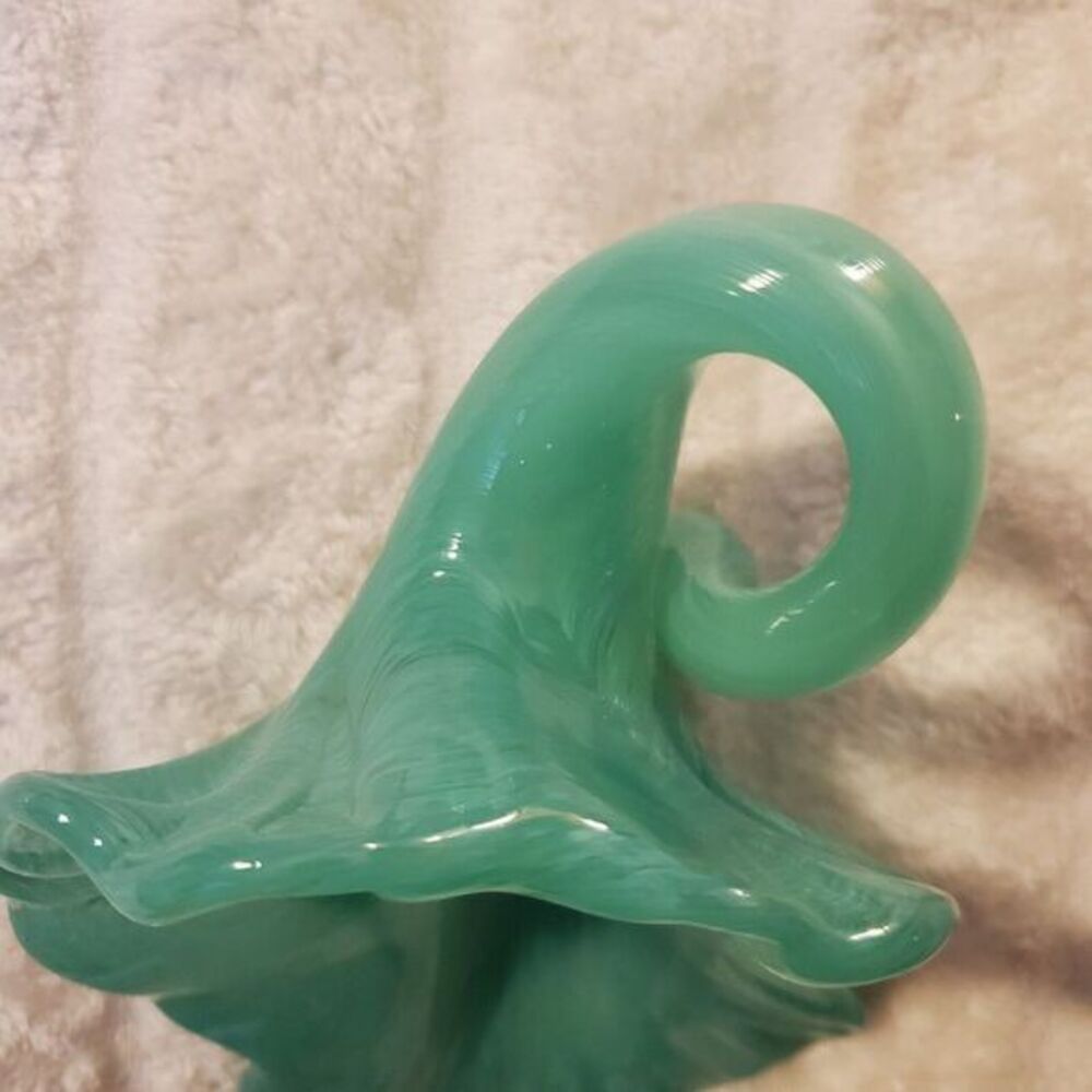 VINTAGE Art Glass Jade GREEN Fluted Trinket Coil Vase Hand Blown Swirl - Picture 5 of 8